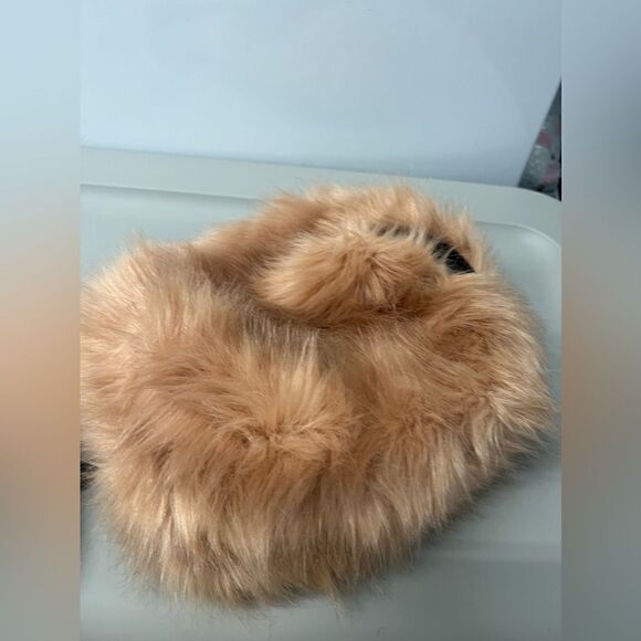 Faux fur mini backpack - Picture 4 of 4